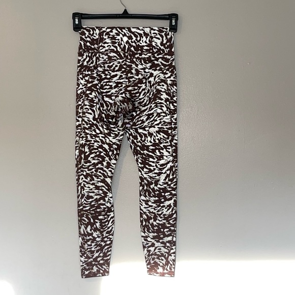 Athleta Rainer legging - Picture 3 of 10